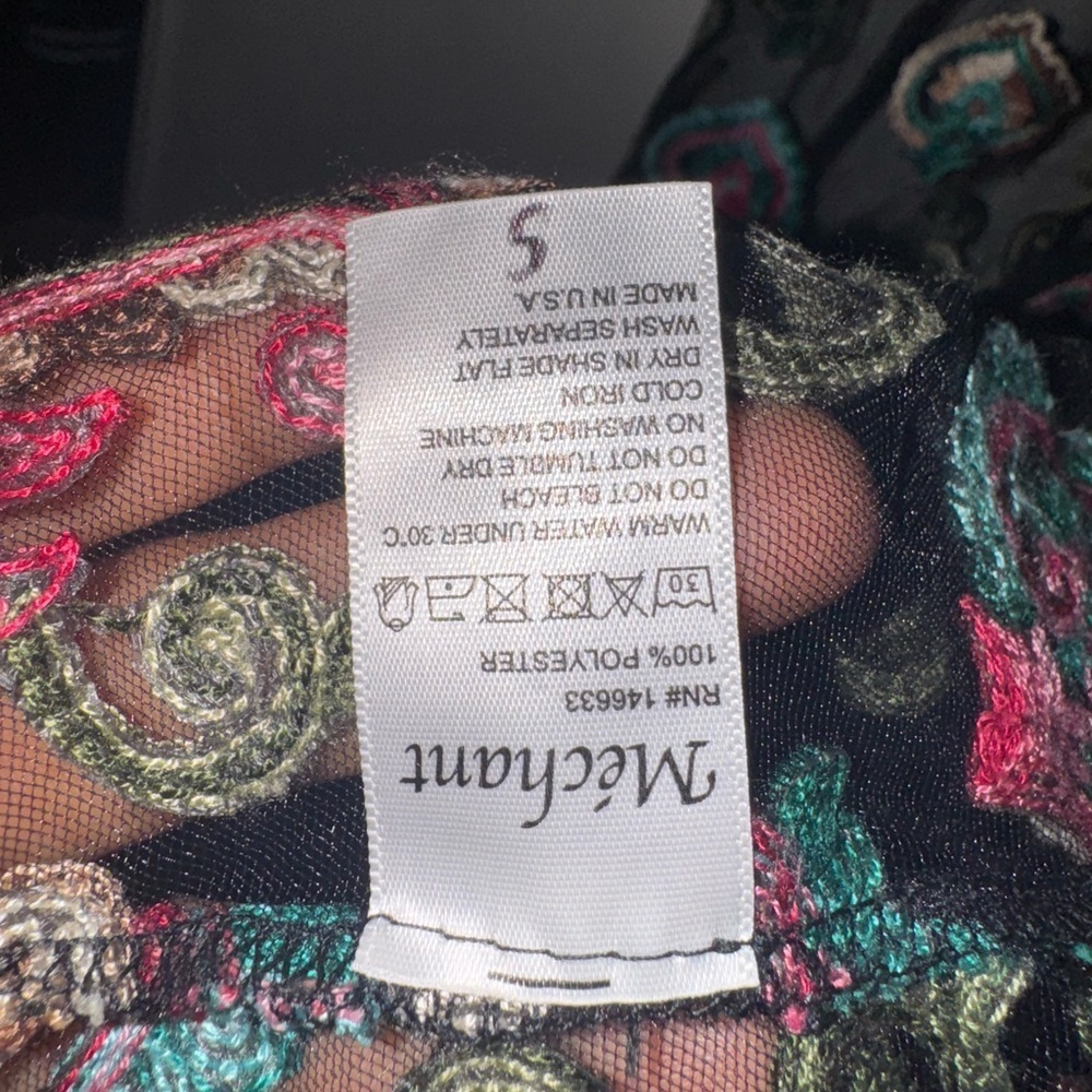 Mechant Sheer Embroidered Kimono Size small - Picture 7 of 9
